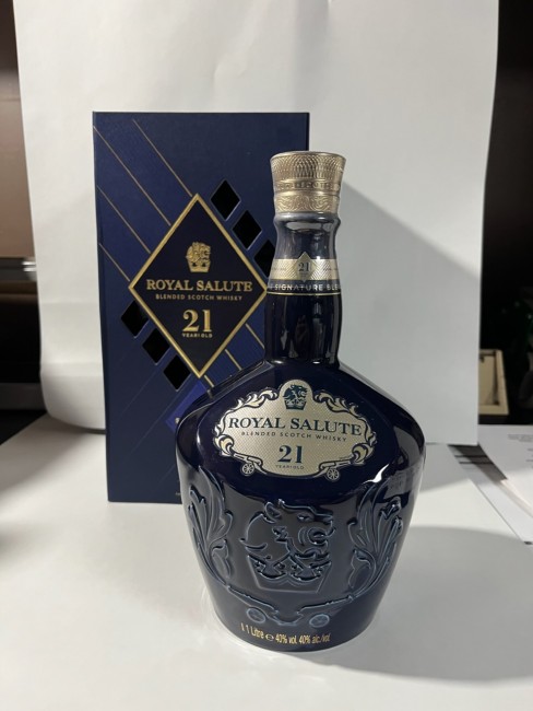 Chivas Regal 21 Years Royal Salute Signature Blend 700ml - Liquor